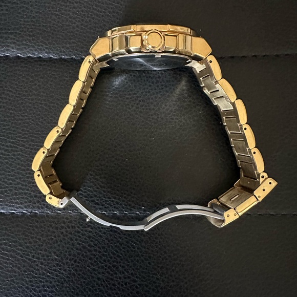 Citizen Eco-Drive WR 200 J810- S097339 Gold&Black Stainless Steel Men’s Watch - Picture 7 of 9